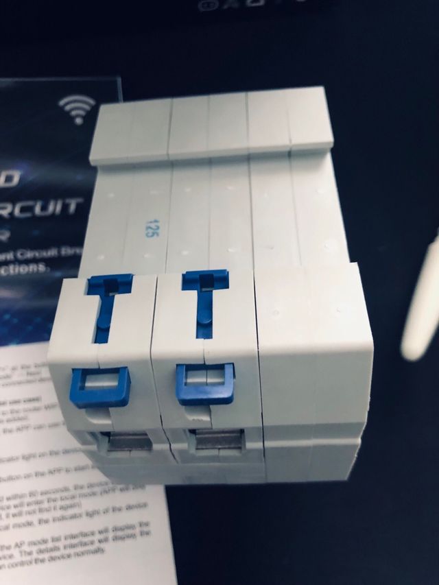 disyuntor PIA  wifi con antena nuevo 2P 125A