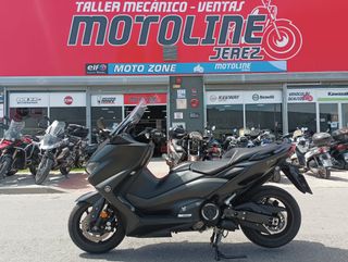 YAMAHA TMAX 560