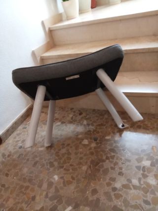 Banqueta reposa piernas