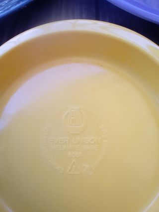 Set di piattini colorati