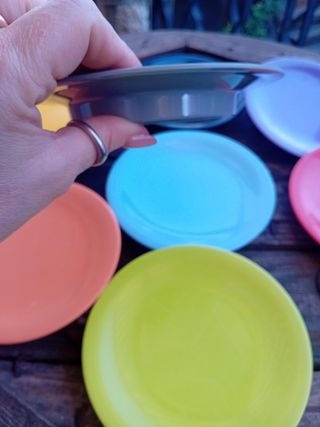 Set di piattini colorati