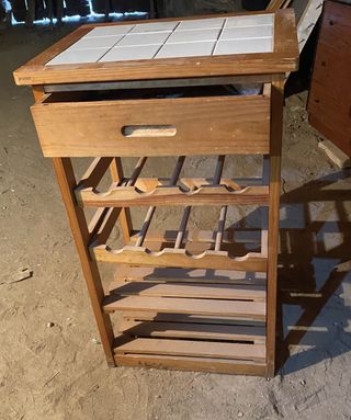 Mesa auxiliar botellero