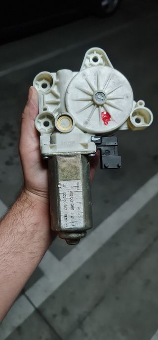 Motor elevalunas trasero derecho saab 93