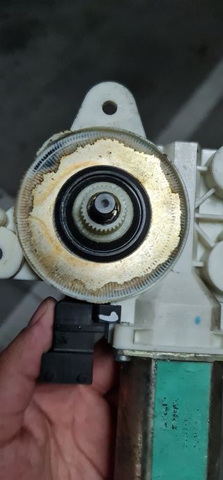 Motor elevalunas trasero derecho saab 93