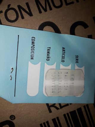 Mantilla de encaje negro. Sin estrenar.