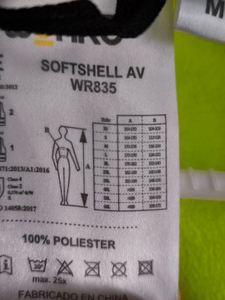 Chaqueta forro polar convertible