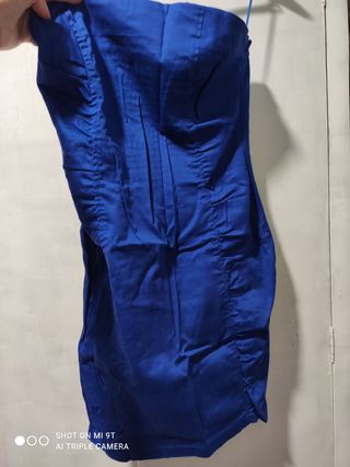 Vestido palabra de honor azul eléctrico