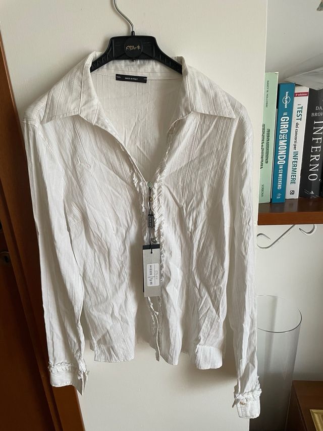 Camicetta con coprispalle