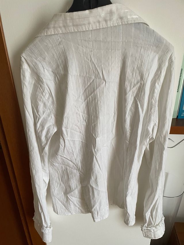 Camicetta con coprispalle