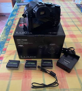 Fotocamera Panasonic Bridge DMC-FZ300 + 3 batterie
