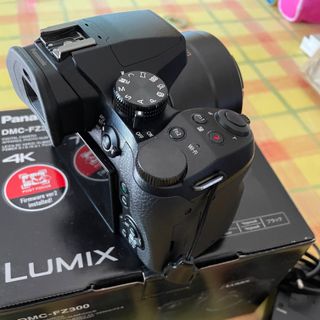 Fotocamera Panasonic Bridge DMC-FZ300 + 3 batterie