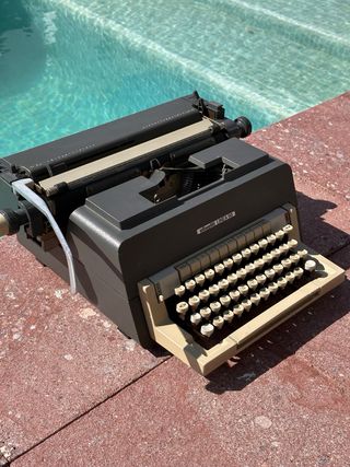 Maquina de escribir Olivetti LINEA 98