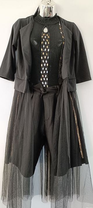 Conjunto de short con encaje.