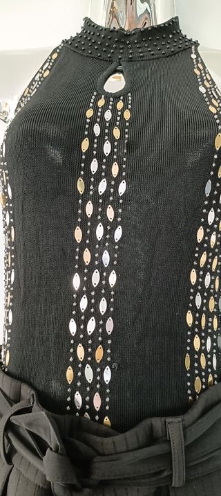 Conjunto de short con encaje.