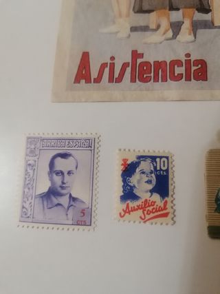 Lote panfleto e insignias Auxilio Social
