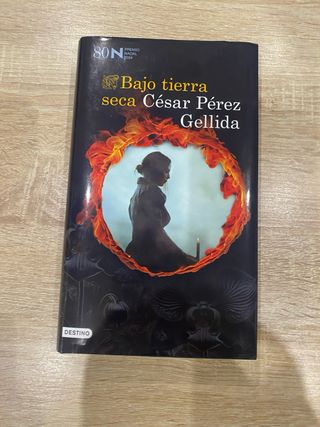 Bajo tierra seca