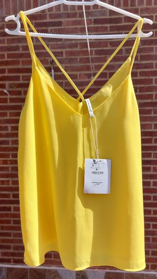 Blusa Stradivarius, nueva con etiqueta.