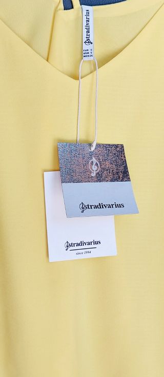 Blusa Stradivarius, nueva con etiqueta.