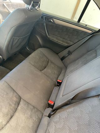 Mercedes-Benz C 270 2003