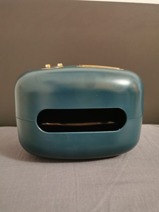 Servilletero con forma de radio vintage