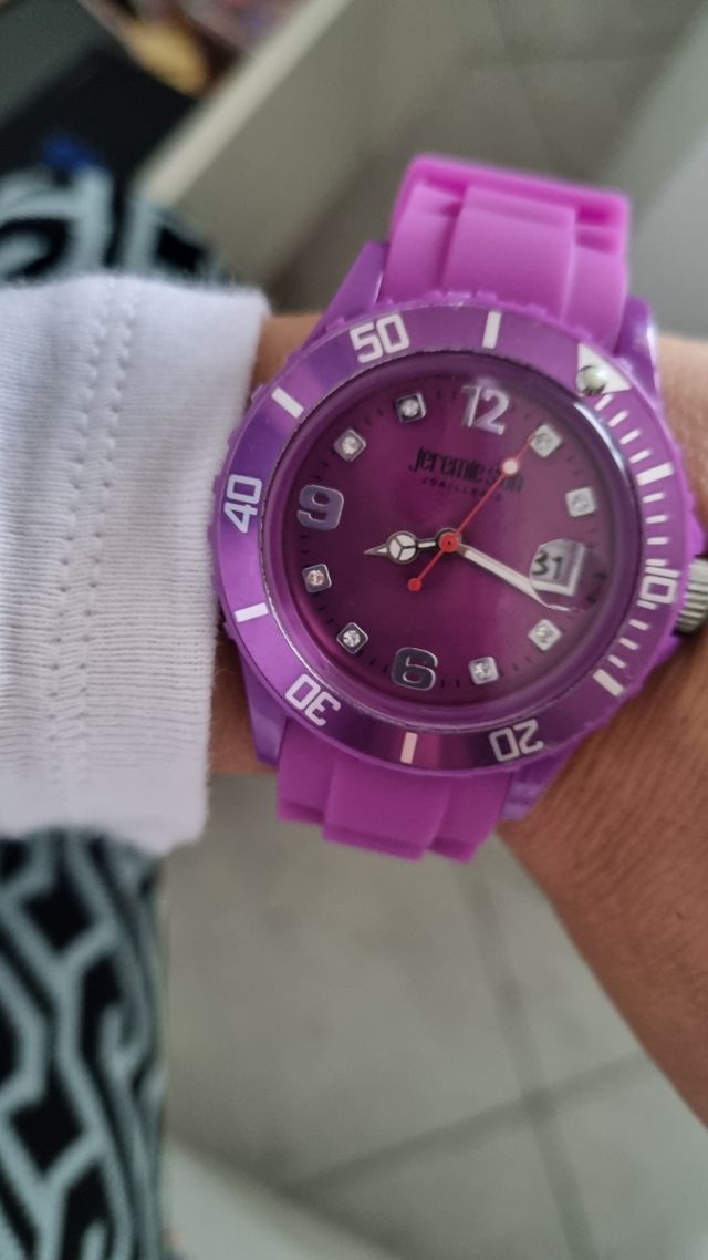 Orologio con elementi swaroski