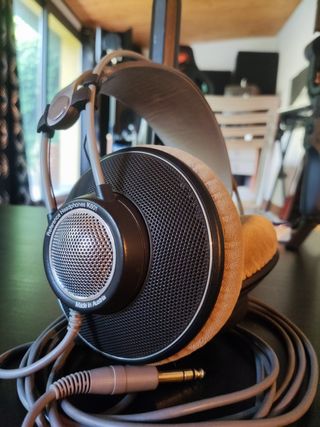 Kopfhörer Akg K601 AKG K601 オープン型ヘッドホン 開放型 オーストリア製