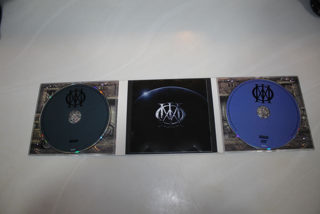 DREAM THEATER CAJA CARTON CD Y DVD