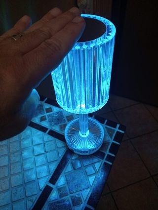 Lampada da tavolo con telecomando 