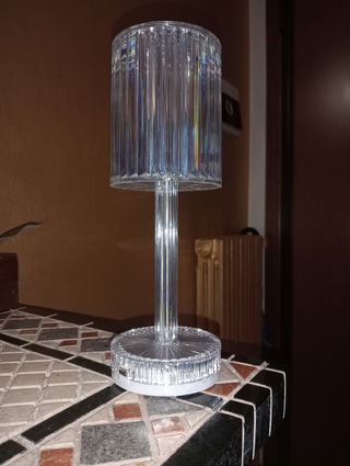 Lampada da tavolo con telecomando 