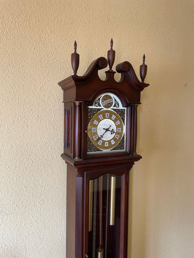 Reloj de pie Tempus Fugit.