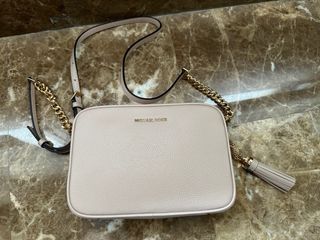 Bolso bandolera con borla MK