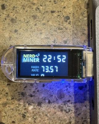 Nerdminer USB con pantalla LCD. Minero de Bitcoin.