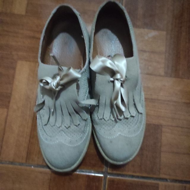 Sapatos de criança tamanho 34 €