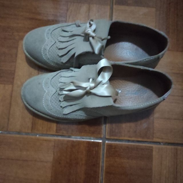 Sapatos de criança tamanho 34 €