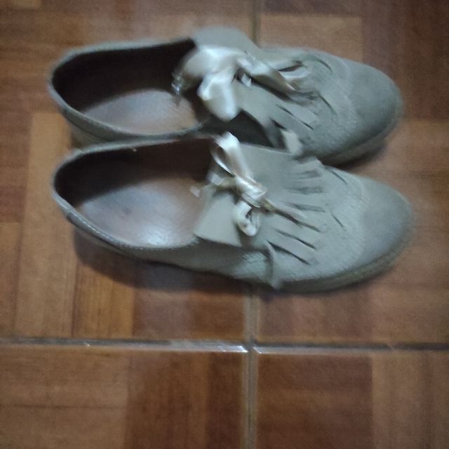 Sapatos de criança tamanho 34 €