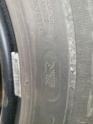 Neumatico 215/70R15c