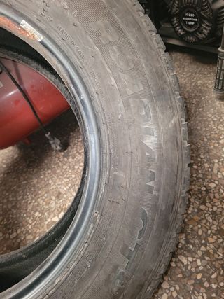 Neumatico 215/70R15c