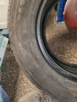 Neumatico 215/70R15c