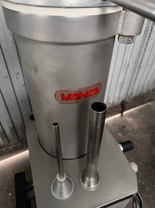 Embutidora hidraulica Mainca EC-12