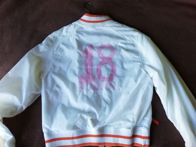 Cazadora mujer blanca