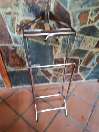 Perchero galán de noche