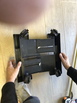 CARRELLO PORTA COMPUTER - PC - CON RUOTE