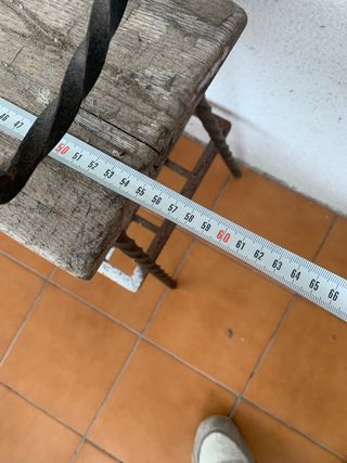 Banqueta o mueble auxilar