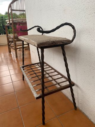 Banqueta o mueble auxilar