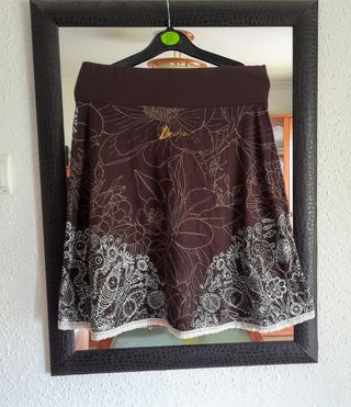 Falda primavera-verano Desigual 38-40. 👌
