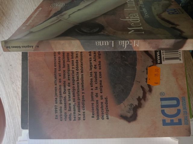 Media Luna/ Mª Ángeles Gómez Sar