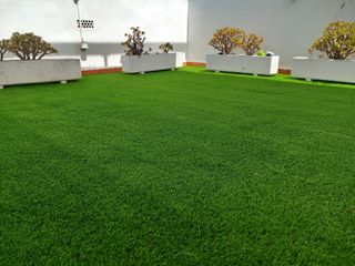 instalación y césped artficial
