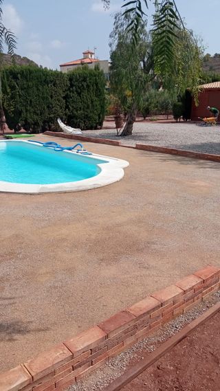 instalación y césped artficial