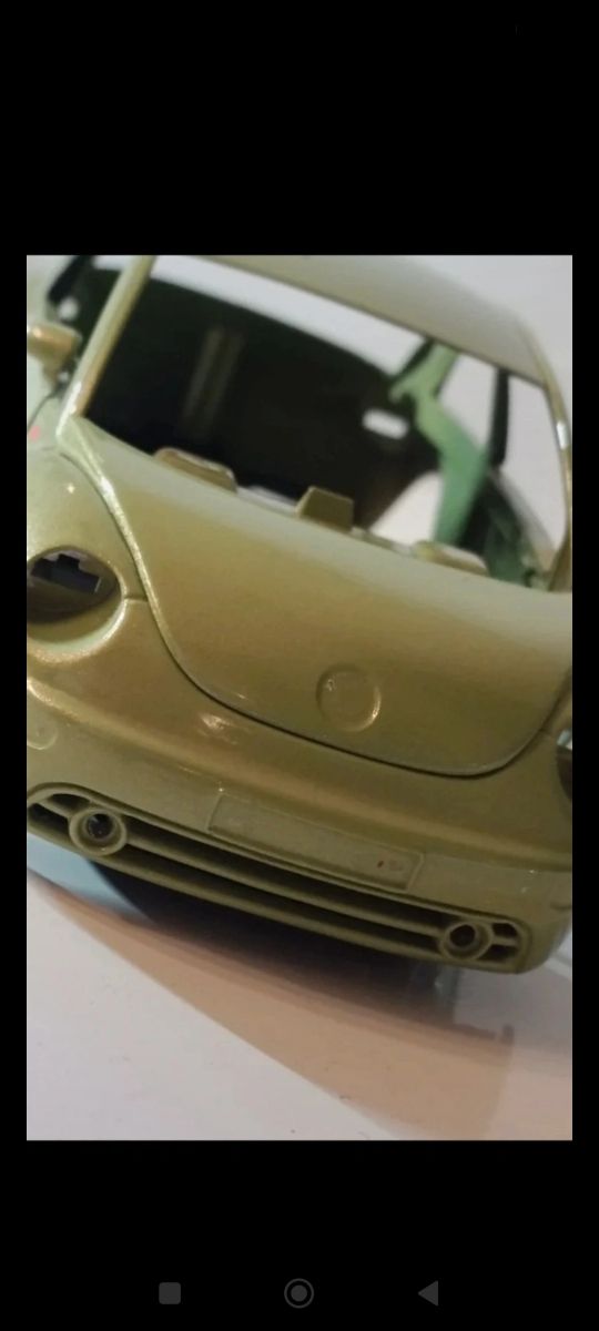 VOLKSWAGEN NEW BEETLE 1998 1/24 BURAGO