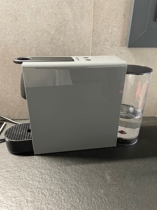 Cafetera Nespresso Essenza Mini Intense Gris